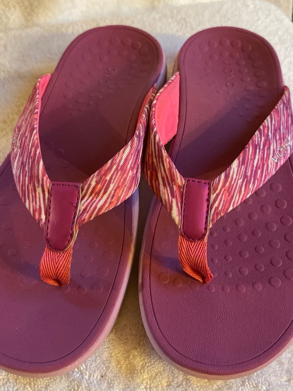 Vionic Pink Purple Multi-Patterned Thong Sandals